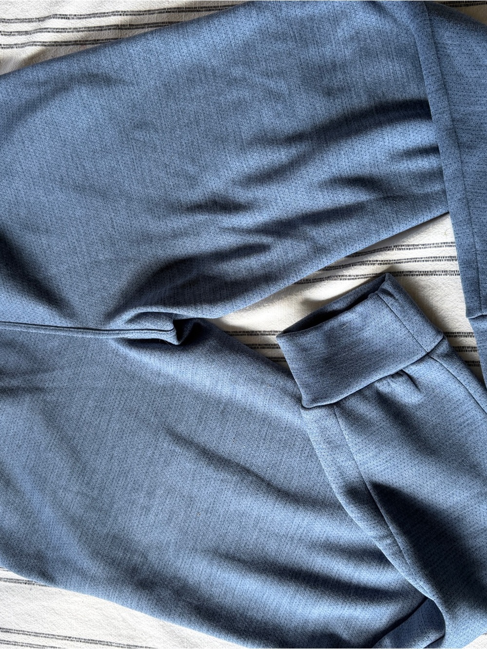 Quiksilver Men's Heathered Blue Jogger Sweatpants Men’s Medium
